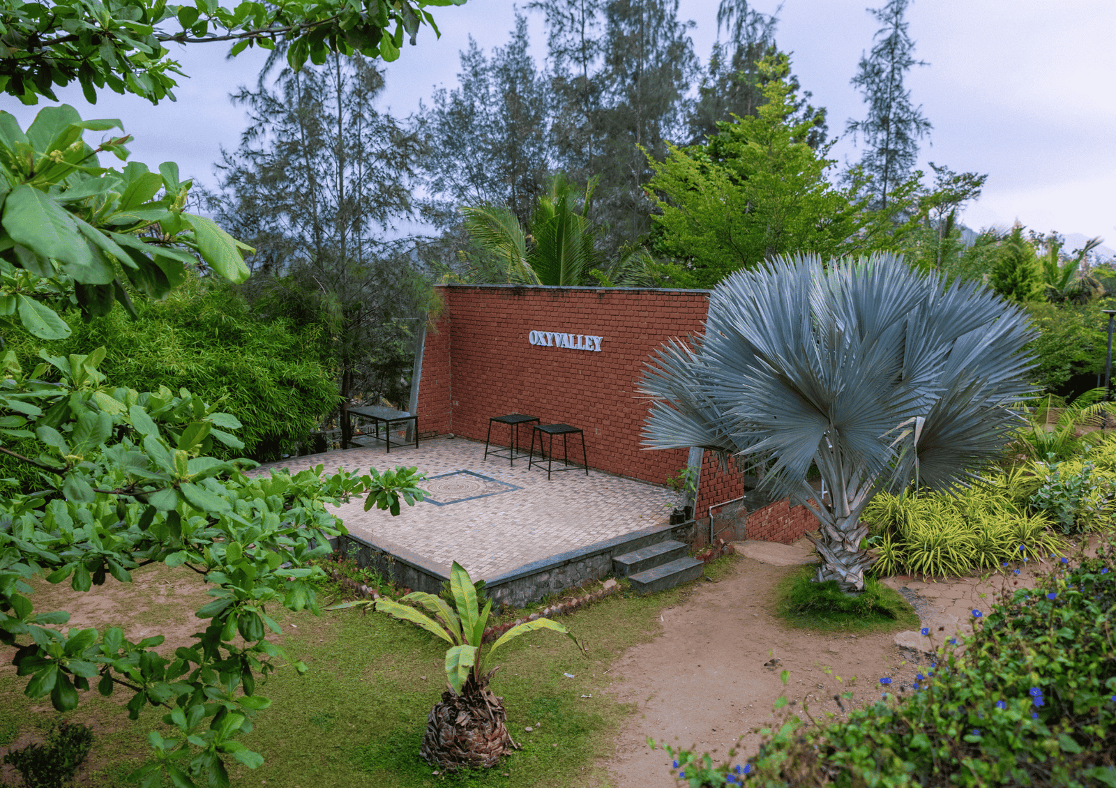 Oxy Valley Resort